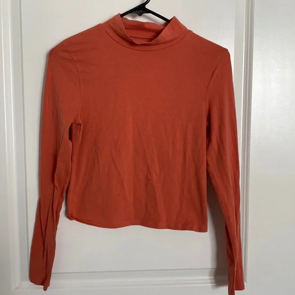 Peach mock neck top medium - Picture 1 of 2